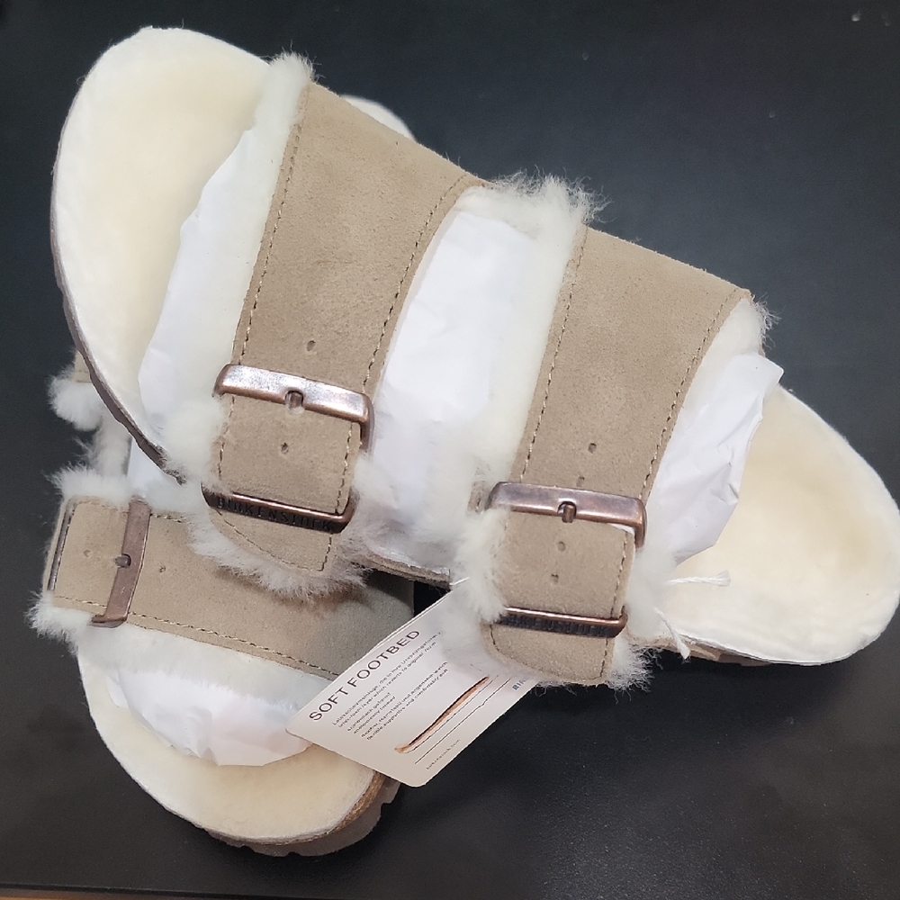 NEW Birkenstock Tan Shearling Slippers